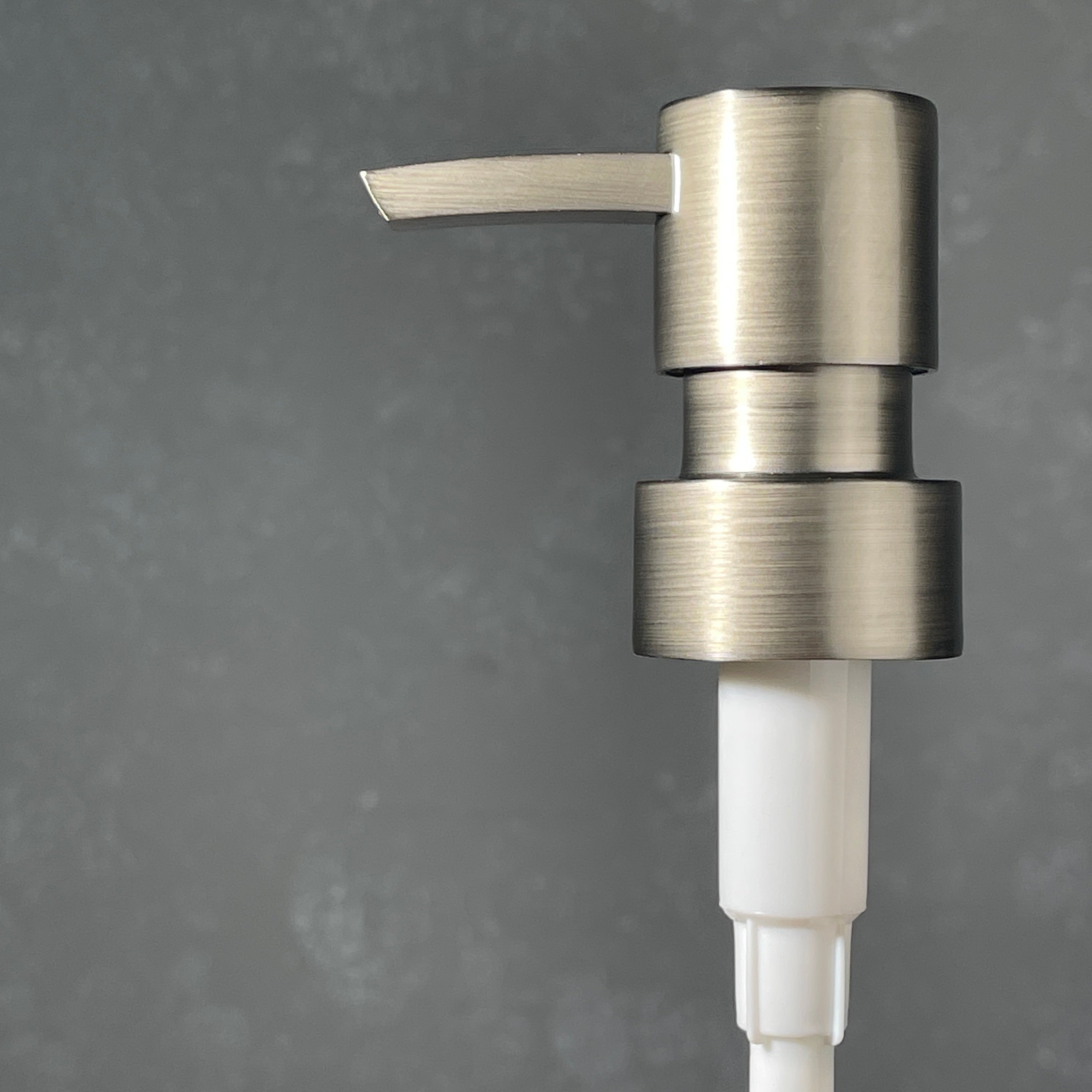 stainless steel  brushed  nickel  finish heavy duty flathead metal soap pump