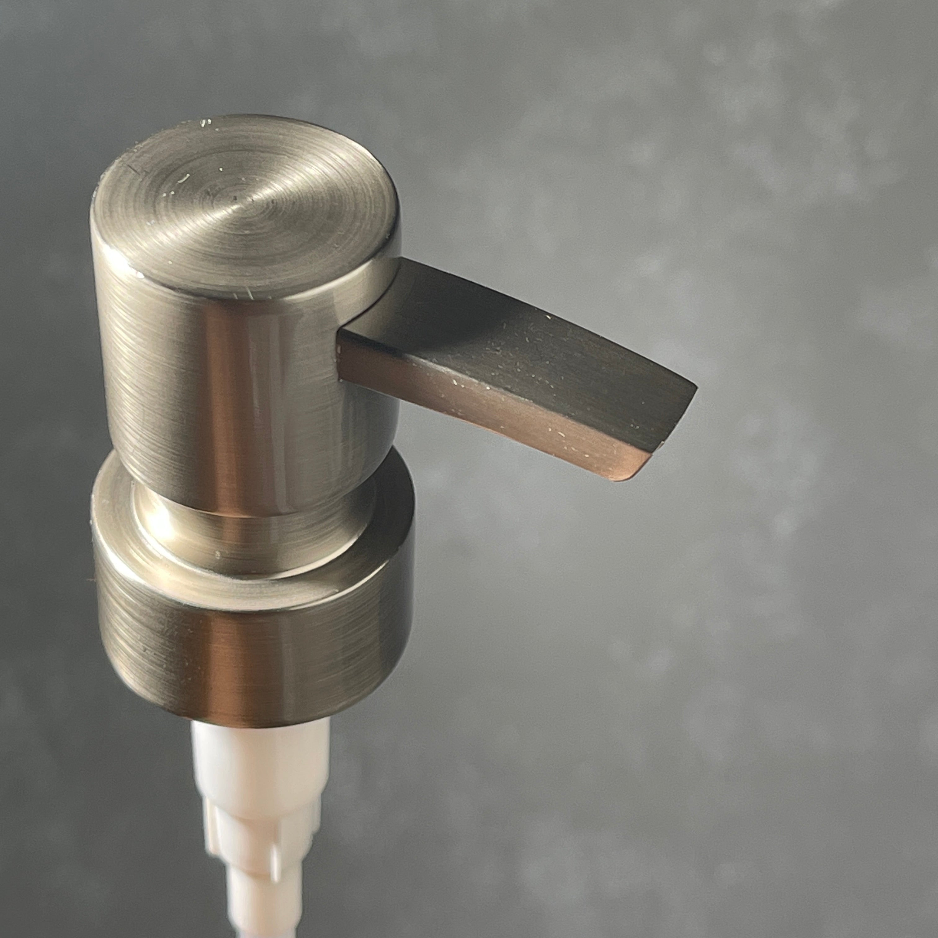 stainless steel  brushed  nickel  finish heavy duty flathead metal soap pump