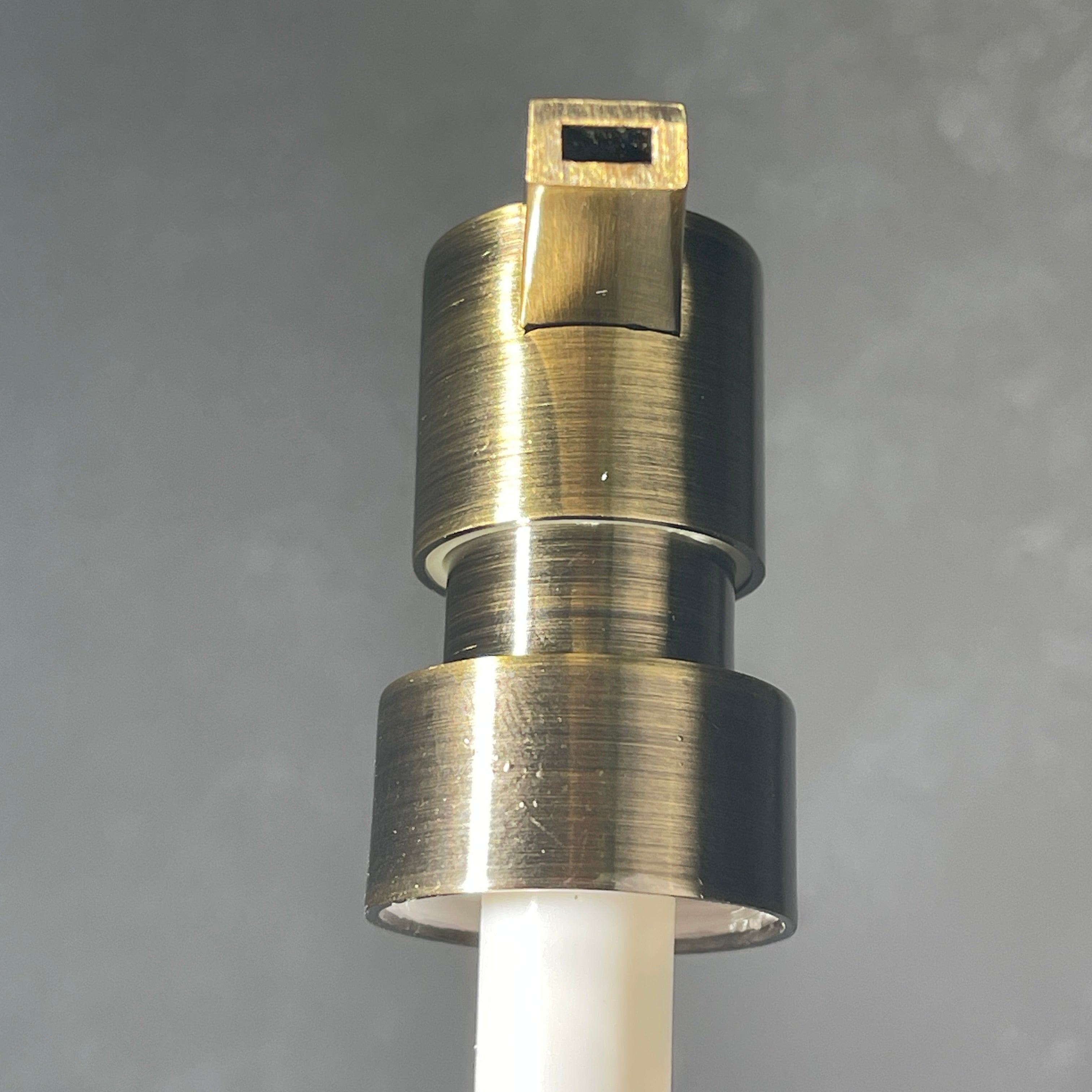 heavy duty flat head brass soap dispanser top