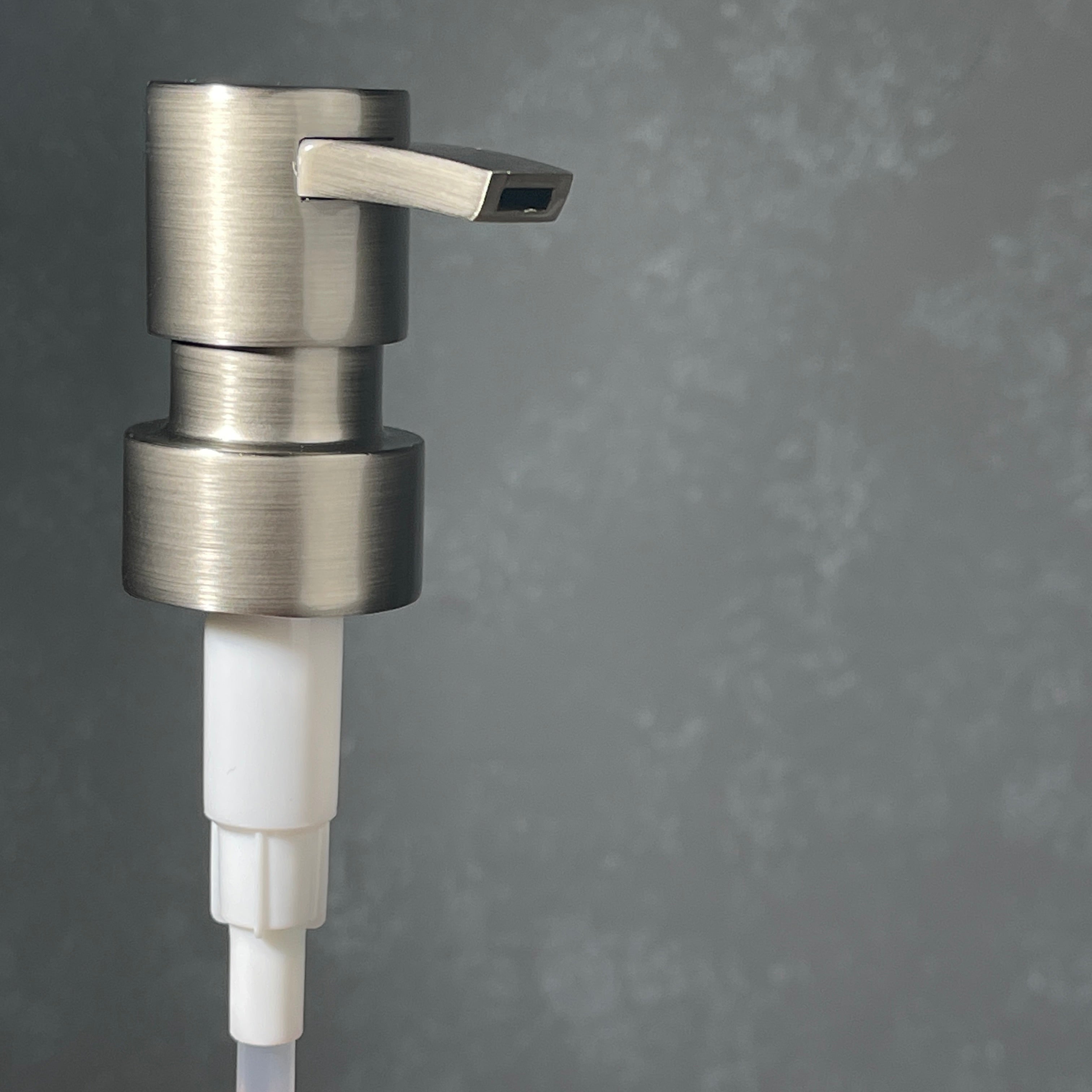stainless steel  brushed  nickel  finish heavy duty flathead metal soap pump