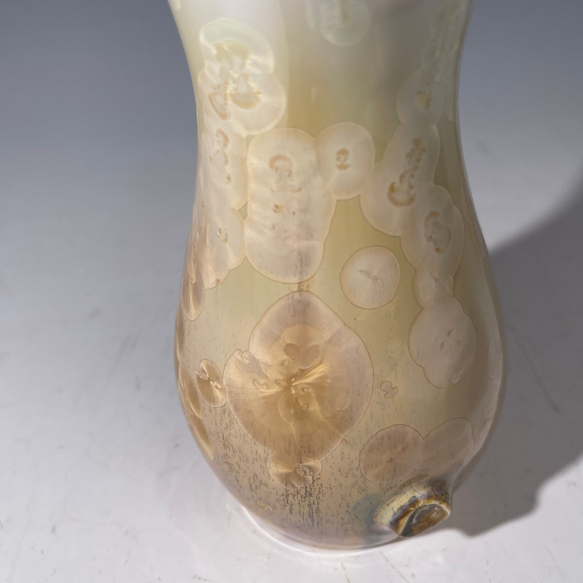 Soap pump in snow to wheat charcoal crystalline glaze