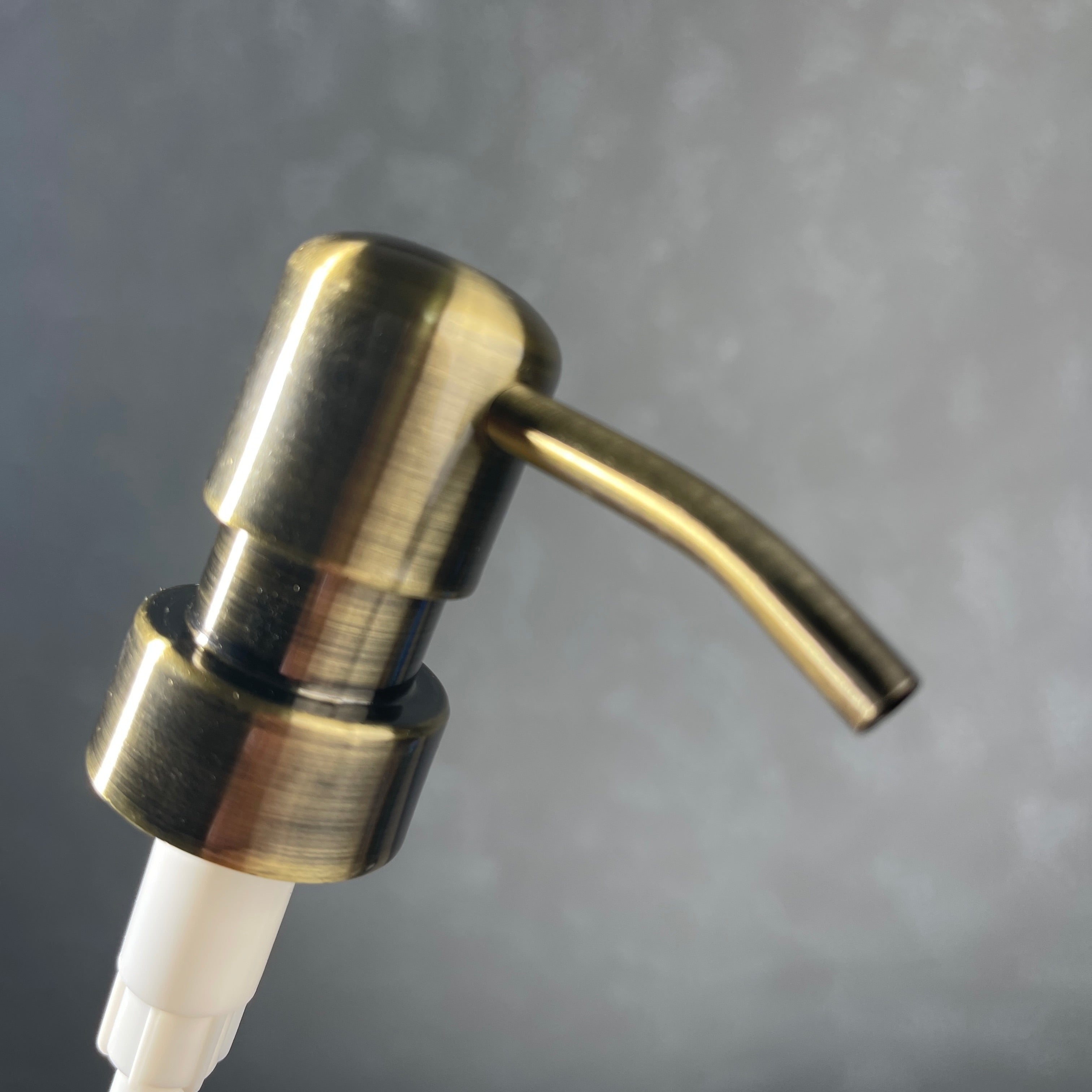 Brass bird head soap pump top 2cc